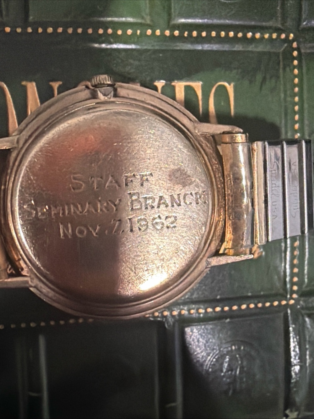 Vintage Longines Gold Tone Watch with Champagne Dial - Picture 5 of 8